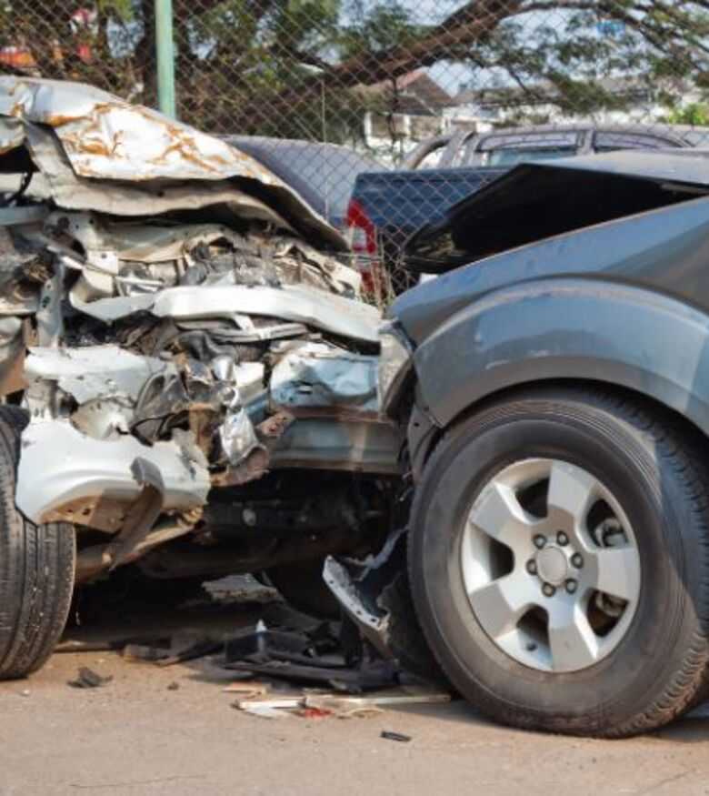 Car Accidents in Pensacola: What Can I Do Today - car with bad car accident damage