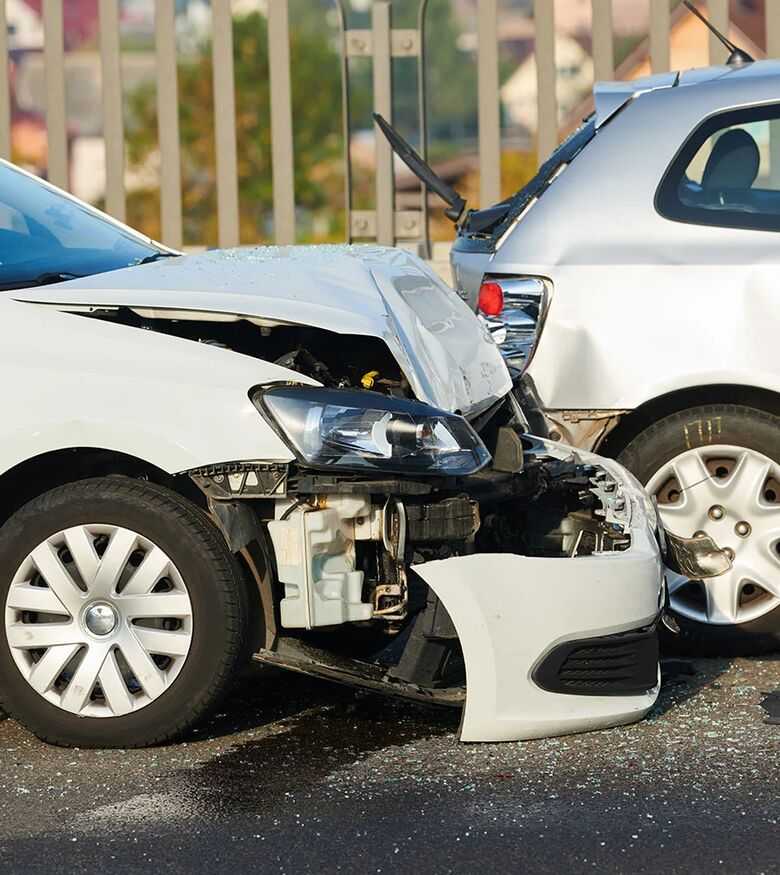 Can a Car Accident Lawyer Help With a Broken Bone in Philadelphia - two cars crashed