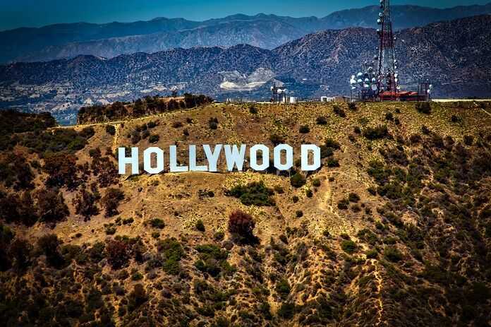 Death From a Car Wreck in Los Angeles - hollywood sign