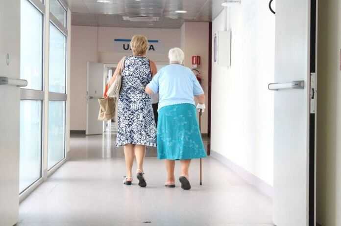 Nursing Home Abuse Lawyers Pittsburgh - two patients at a nursing home