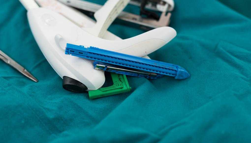 Surgical stapler