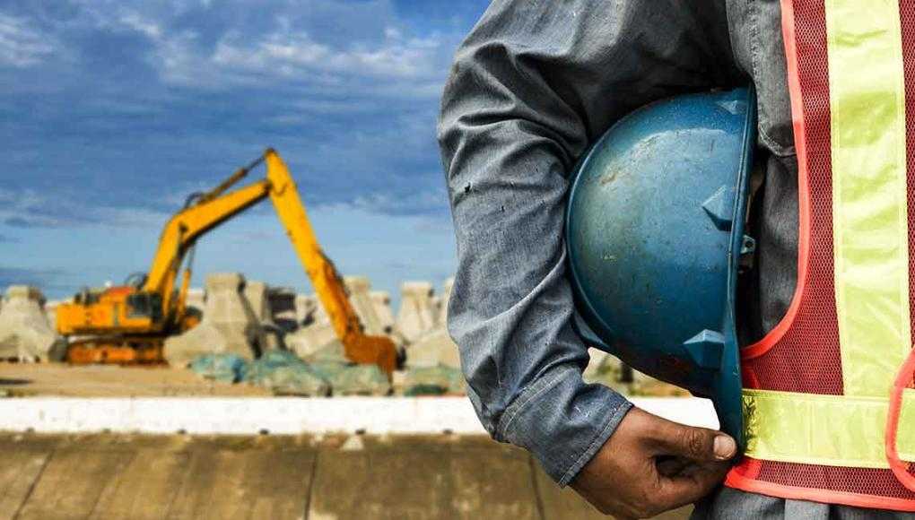 Here’s What Protects Jackson Construction Workers - workers helmet
