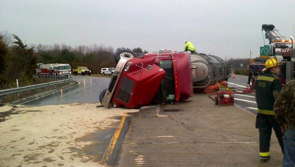 Head-On Crash in Upstate NY Totals Van, Semi - Trailer Crash