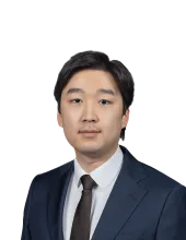 Headshot of Jeremy Kim, a Manhattan-based car accident and auto injury lawyer at Morgan & Morgan