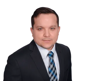 Headshot of Dustin Gomez, a Chicago-based class actions lawyer at Morgan & Morgan