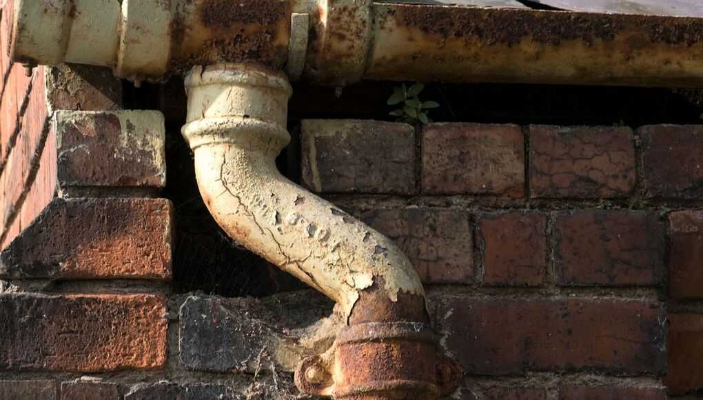 cast iron pipes