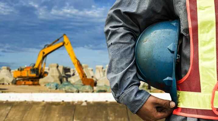 Here’s What Protects Jackson Construction Workers - workers helmet
