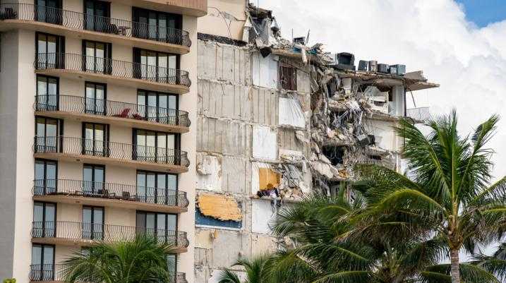 house destroyed by hurricane in Florida