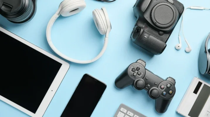 Various electronics laid on a table