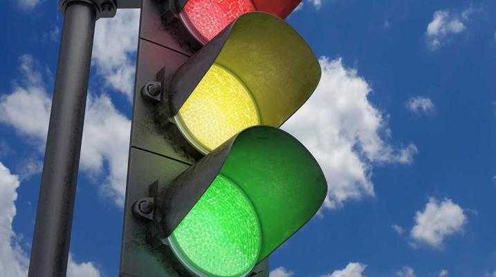 How Can Lakeland Make Its Most Dangerous Intersections Safer? - Traffic Light