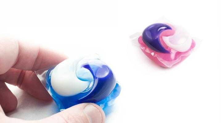 Laundry detergent pods