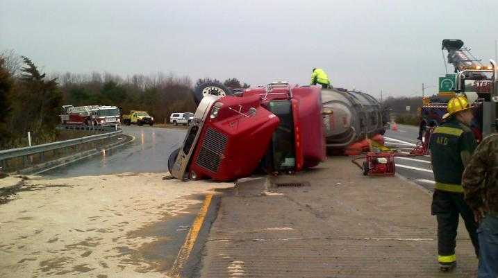 Head-On Crash in Upstate NY Totals Van, Semi - Trailer Crash