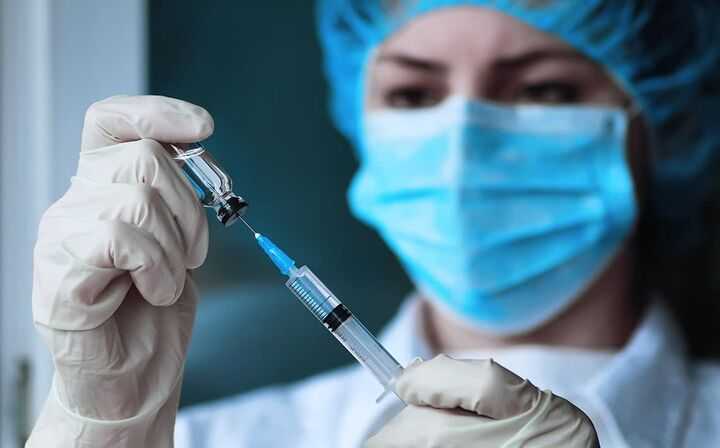 Paraquat Parkinson’s Disease Lawsuit - doctor with syringe