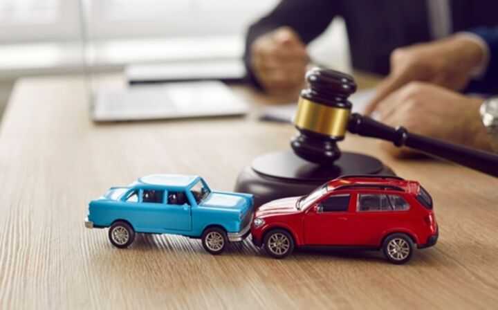 Traffic Accident Lawyers - small cars