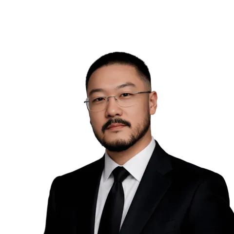 Headshot of Chris Lee, a CA-based personal injury lawyer at Morgan & Morgan