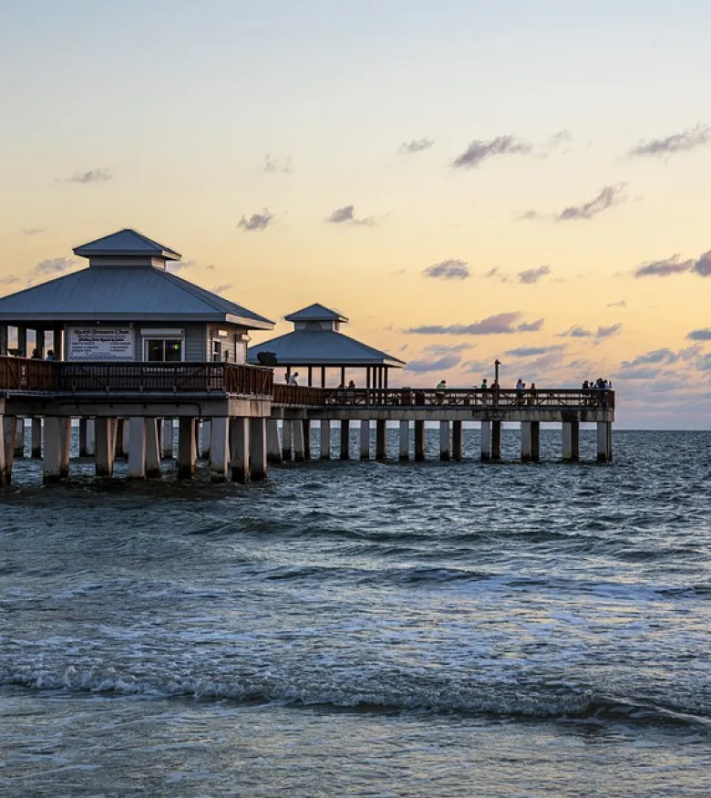 What Should I Do After a Car Wreck Death in Fort Myers - ocean with waves