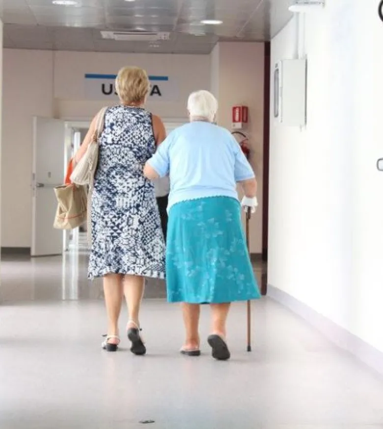 Nursing Home Abuse Lawyers Pittsburgh - two patients at a nursing home