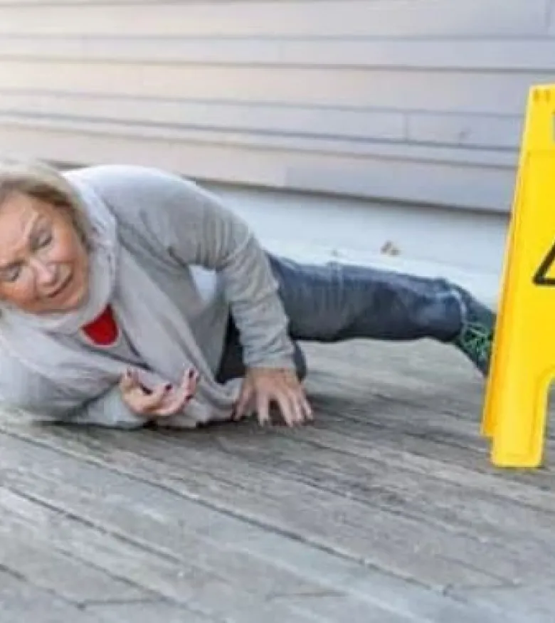 Best Airport Accident Lawyers in Atlanta - lady falling in the airport