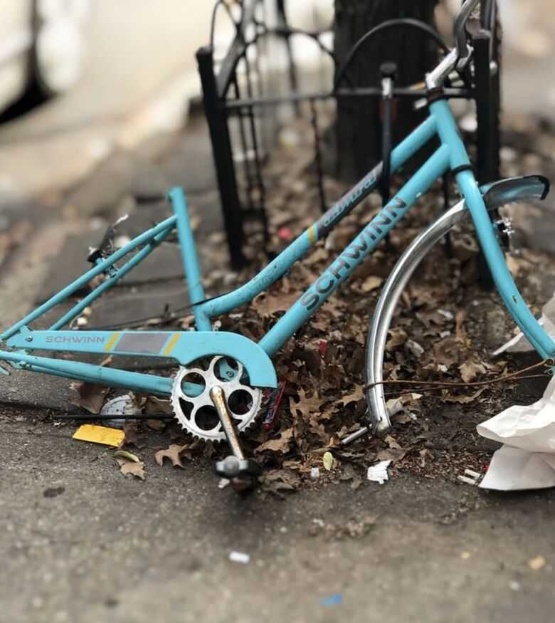 Lexington Product Liability Lawyers - broken bike on street