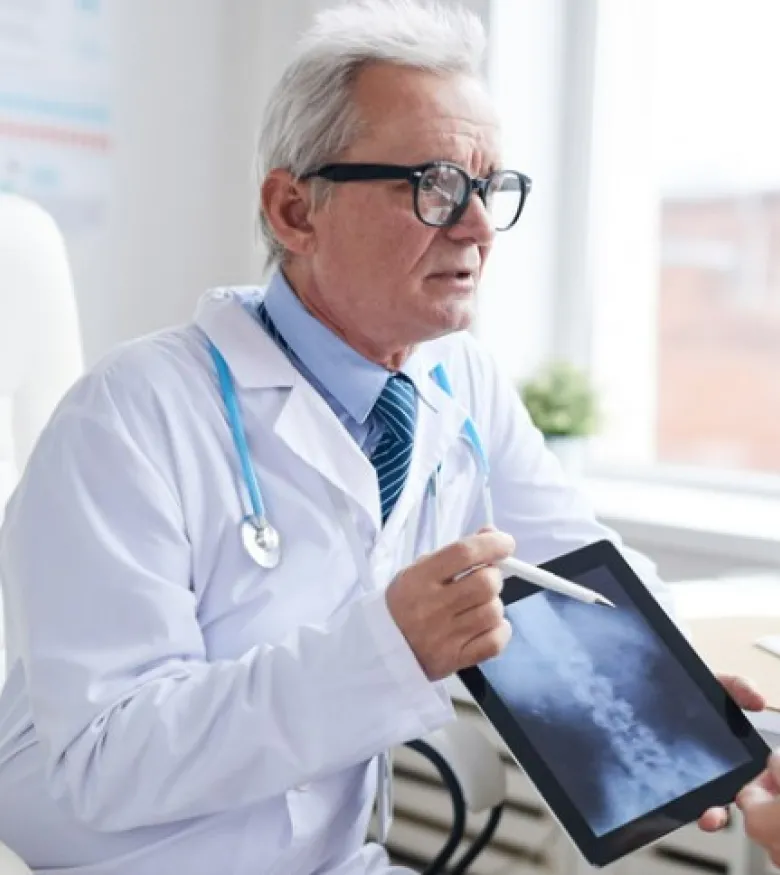 Deland, FL Spinal Cord Injuries - Doctor explaining Spinal Cord Injury