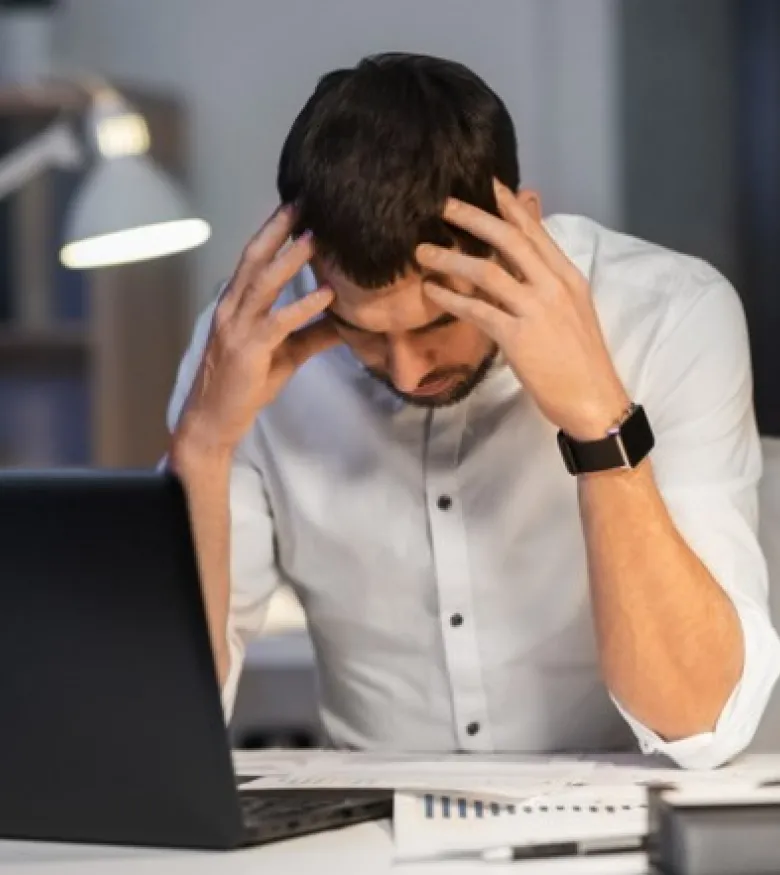 Overtime Attorneys in Gainesville, FL - Man working overtime