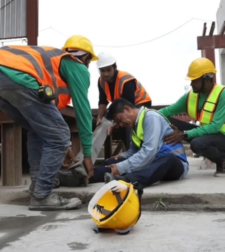 Construction worker injured on site, seek a lawyer in Covington.