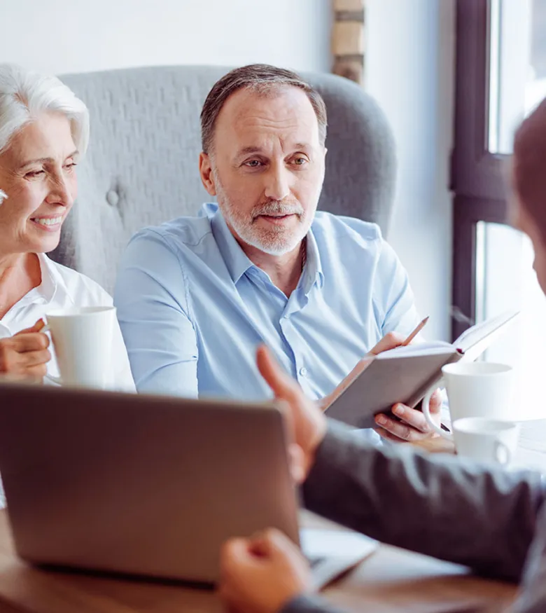 Insurance Claim Lawyers in Paducah, KY - Couple Talking to an Insurance Claim Lawyer