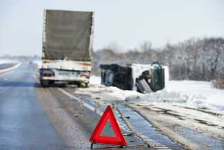 Truck Accident Lawyers in Evansville, IN - Truck Accident on the highway