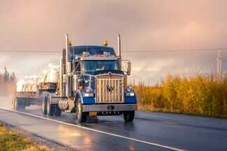 Where Can I Find a Truck Accident Lawyer in Cincinnati - truck on the highway
