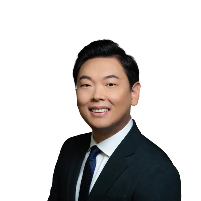 Headshot of ATTORNEY Simon Kahng, a New York-based personal injury lawyer from Morgan & Morgan