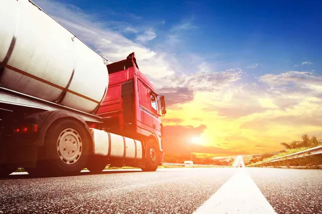 Driving Around Tampa: How to Share the Road with Buses and Trucks