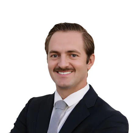 Headshot of ATTORNEY Justin Folsom, a Phoenix-based personal injury lawyer from Morgan & Morgan