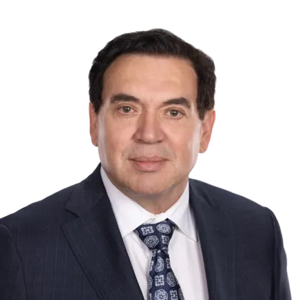 Headshot of ATTORNEY Oscar Roesler, an Irvine-based personal injury lawyer from Morgan & Morgan